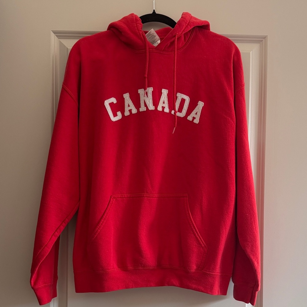 Gildan Red Canada Men's Hoodie